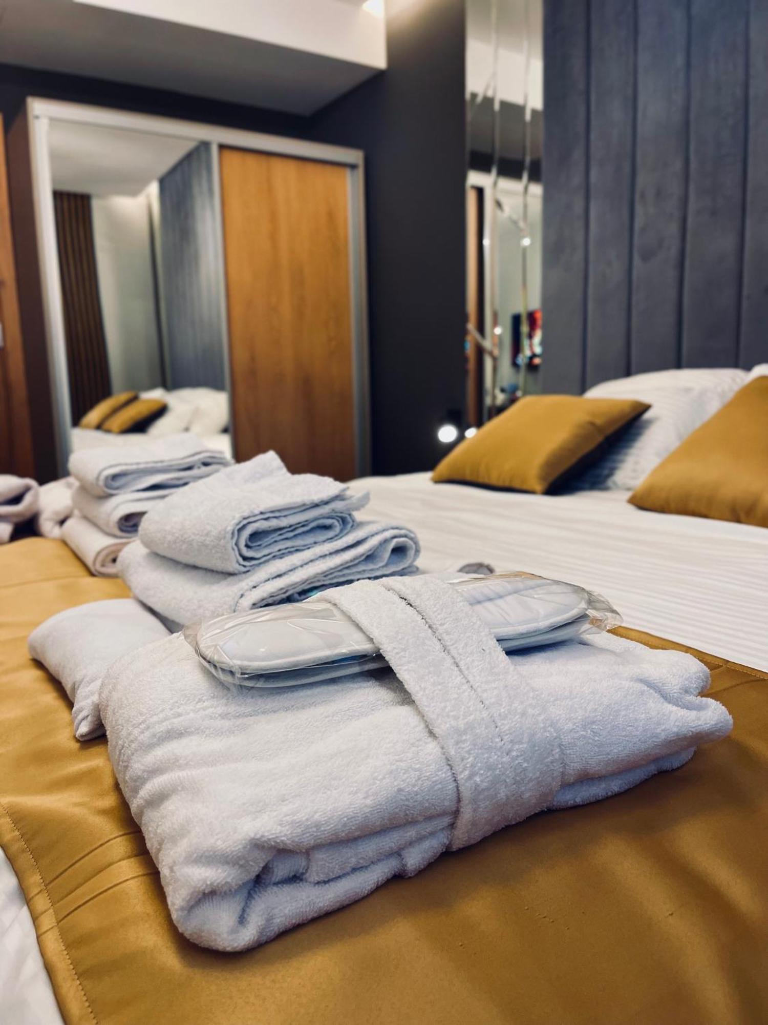 Mozaik Apartments & Spa - Modern 4-Star Apartments With Exclusive Private Spa Wellness In The City Center - Sauna, Jacuzzi, Turkish Bath - Free Parking, Wi-Fi - Rooms & Apartments Ćuprija Exterior foto