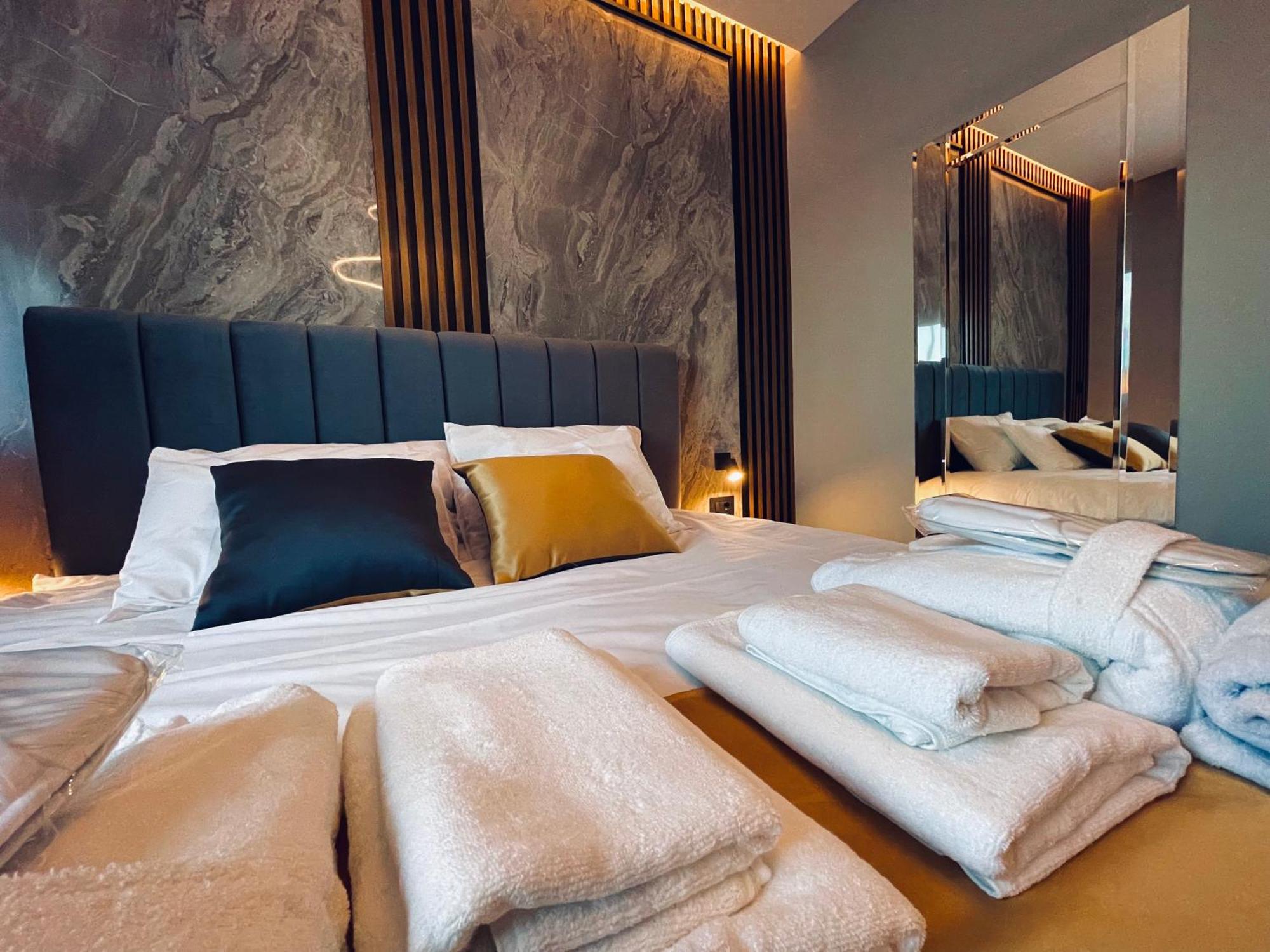 Mozaik Apartments & Spa - Modern 4-Star Apartments With Exclusive Private Spa Wellness In The City Center - Sauna, Jacuzzi, Turkish Bath - Free Parking, Wi-Fi - Rooms & Apartments Ćuprija Exterior foto