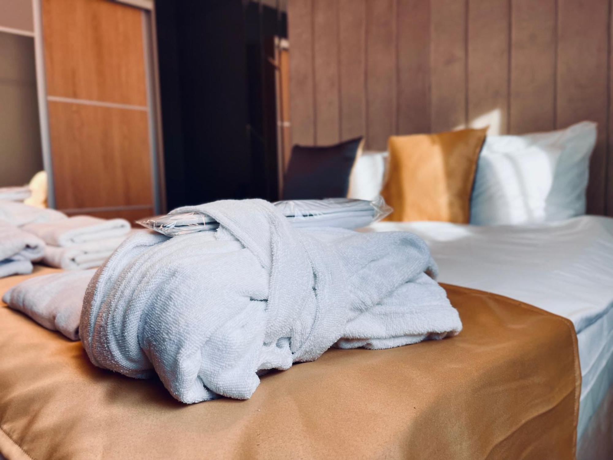 Mozaik Apartments & Spa - Modern 4-Star Apartments With Exclusive Private Spa Wellness In The City Center - Sauna, Jacuzzi, Turkish Bath - Free Parking, Wi-Fi - Rooms & Apartments Ćuprija Exterior foto