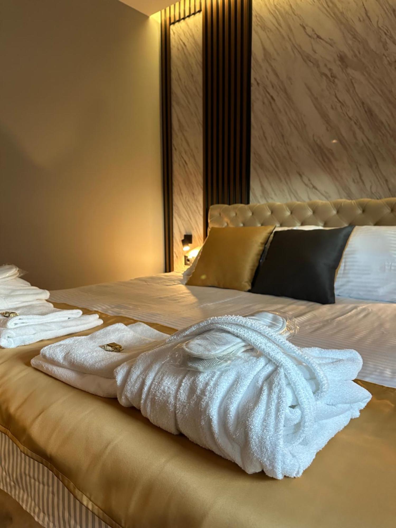 Mozaik Apartments & Spa - Modern 4-Star Apartments With Exclusive Private Spa Wellness In The City Center - Sauna, Jacuzzi, Turkish Bath - Free Parking, Wi-Fi - Rooms & Apartments Ćuprija Exterior foto