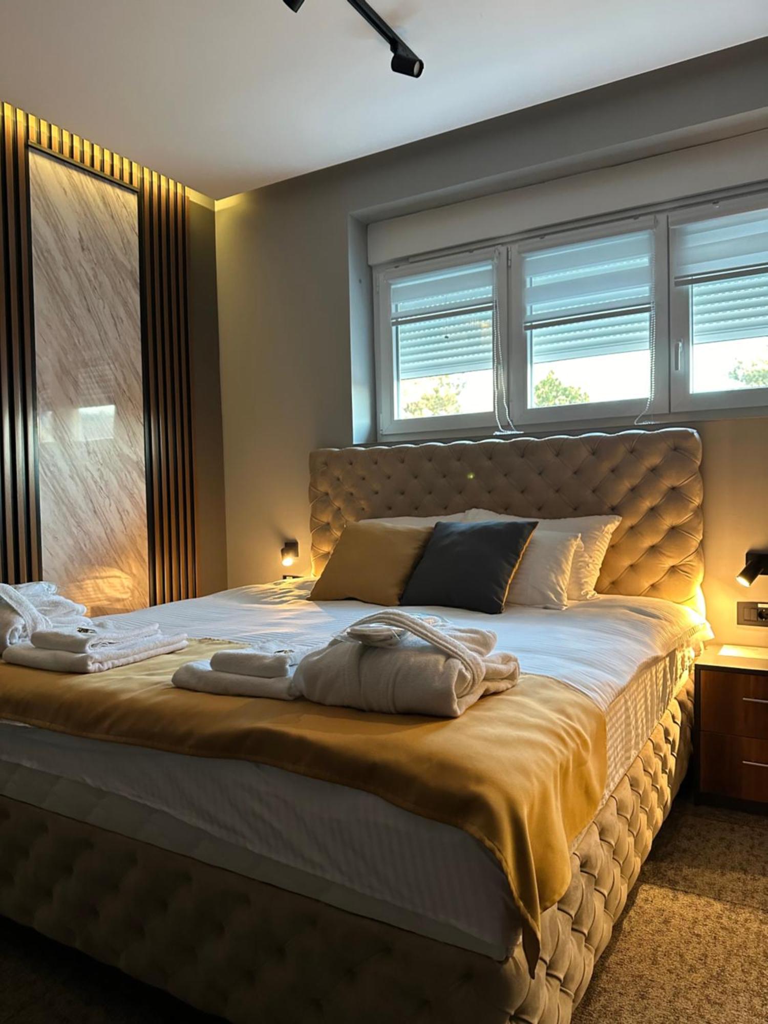 Mozaik Apartments & Spa - Modern 4-Star Apartments With Exclusive Private Spa Wellness In The City Center - Sauna, Jacuzzi, Turkish Bath - Free Parking, Wi-Fi - Rooms & Apartments Ćuprija Exterior foto