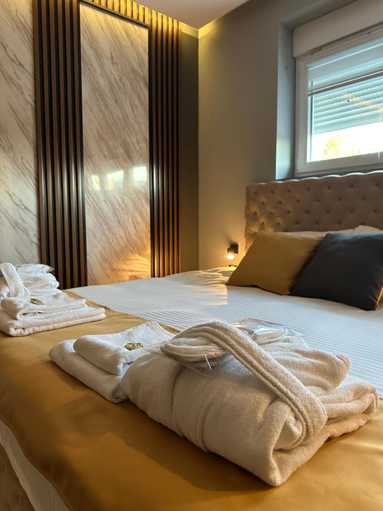 Mozaik Apartments & Spa - Modern 4-Star Apartments With Exclusive Private Spa Wellness In The City Center - Sauna, Jacuzzi, Turkish Bath - Free Parking, Wi-Fi - Rooms & Apartments Ćuprija Exterior foto
